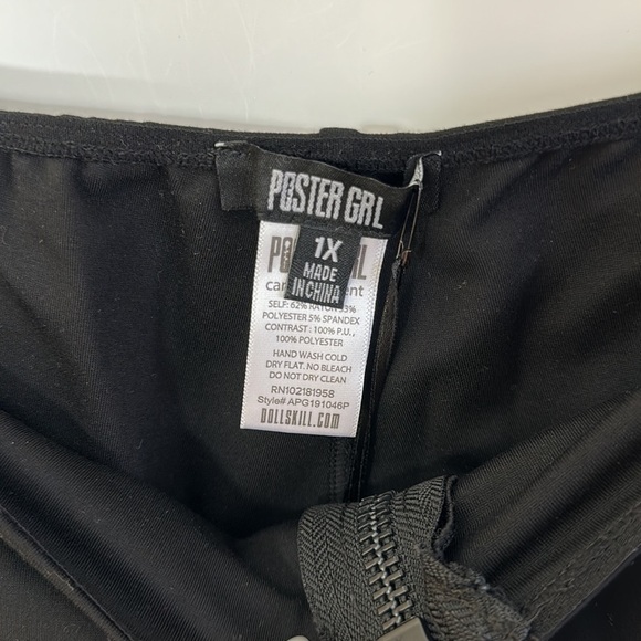 2pc Dollskill poster girl set reflective mesh inset biker shorts top - Picture 5 of 9